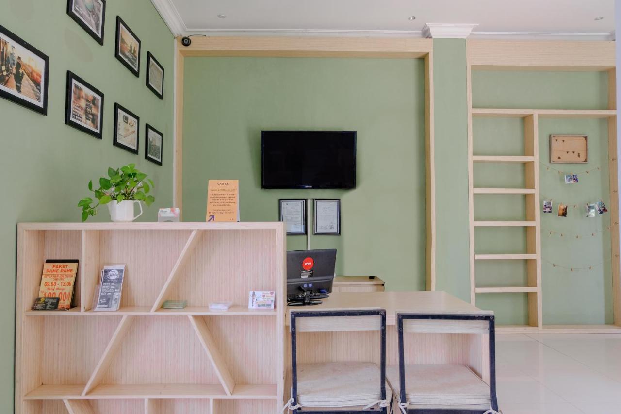 SPOT ON 1712 Griya Shanta Residence Malang Exterior foto
