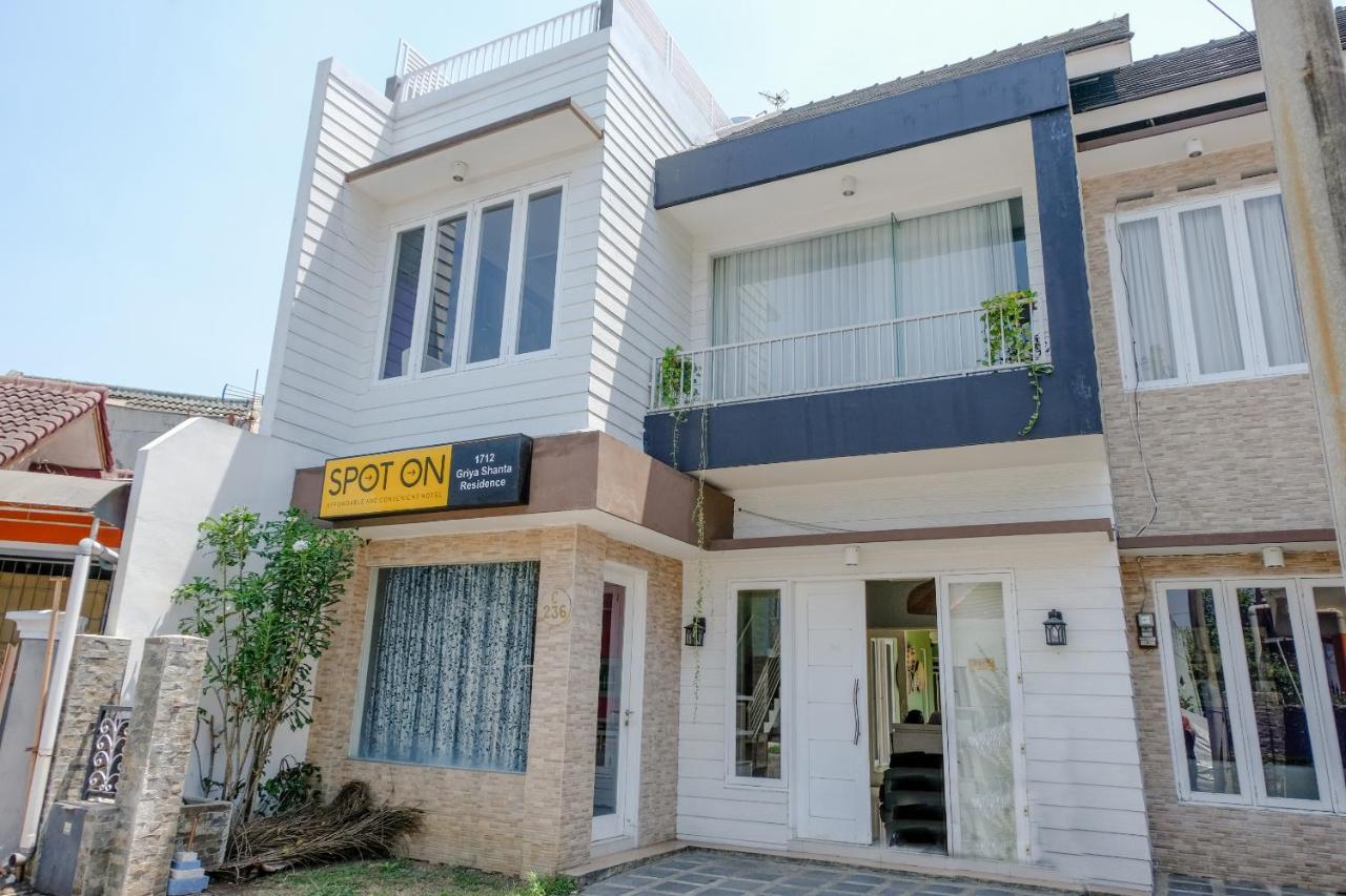 SPOT ON 1712 Griya Shanta Residence Malang Exterior foto